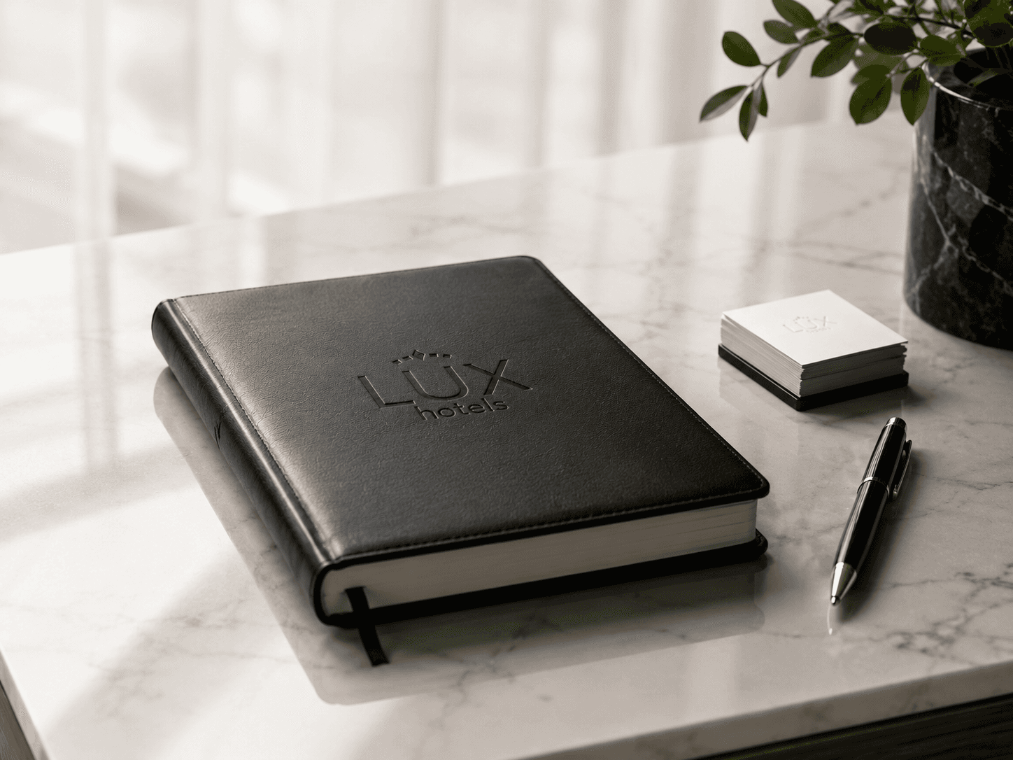 Документы LUX Hotels на столе